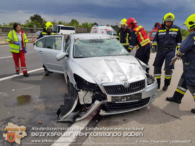20190511 Verkehrsunfall auf der A2 bei Leobersdorf  Foto:  Martin Pock  FF Leobersdorf