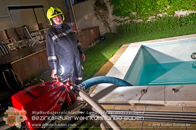 20190512 Großbrand mit gefährlichen Detonationen bei einem Autohaus im Gewerbegebiet Tribuswinkel-Oeynhausen   Foto: © Stefan Schneider