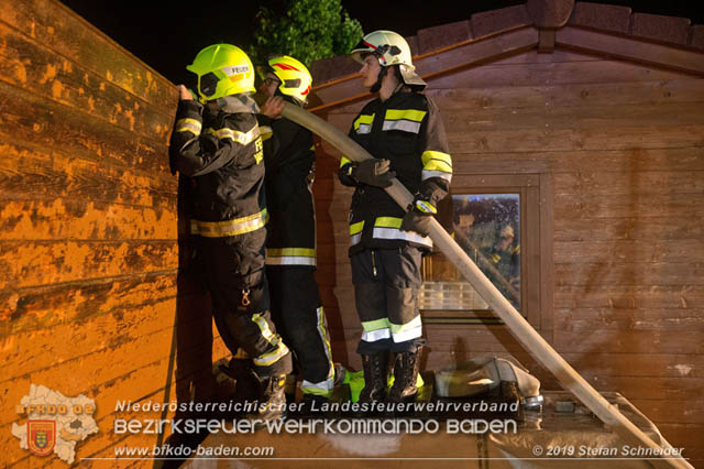 20190512 Großbrand mit gefährlichen Detonationen bei einem Autohaus im Gewerbegebiet Tribuswinkel-Oeynhausen   Foto: © Stefan Schneider