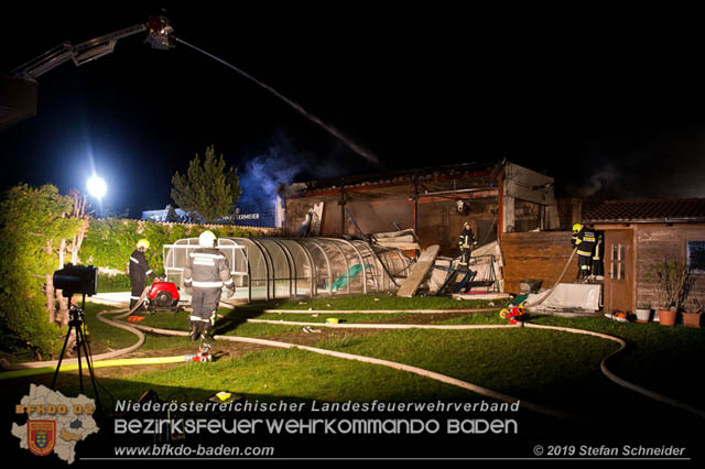 20190512 Großbrand mit gefährlichen Detonationen bei einem Autohaus im Gewerbegebiet Tribuswinkel-Oeynhausen   Foto: © Stefan Schneider