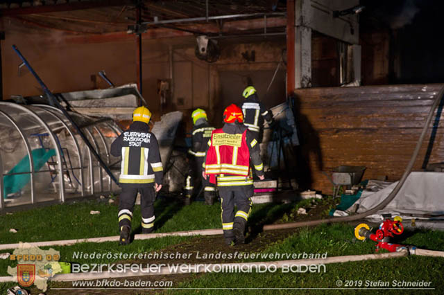 20190512 Großbrand mit gefährlichen Detonationen bei einem Autohaus im Gewerbegebiet Tribuswinkel-Oeynhausen   Foto: © Stefan Schneider