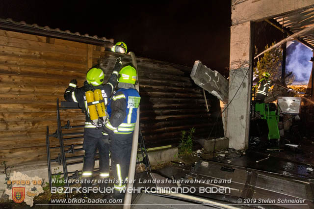 20190512 Großbrand mit gefährlichen Detonationen bei einem Autohaus im Gewerbegebiet Tribuswinkel-Oeynhausen   Foto: © Stefan Schneider