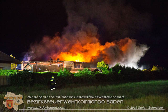 20190512 Grobrand mit gefhrlichen Detonationen bei einem Autohaus im Gewerbegebiet Tribuswinkel-Oeynhausen   Foto:  Stefan Schneider