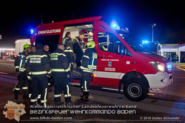 20190512 Großbrand mit gefährlichen Detonationen bei einem Autohaus im Gewerbegebiet Tribuswinkel-Oeynhausen   Foto: © Stefan Schneider