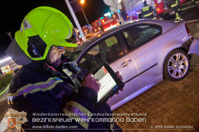 20190512 Großbrand mit gefährlichen Detonationen bei einem Autohaus im Gewerbegebiet Tribuswinkel-Oeynhausen   Foto: © Stefan Schneider