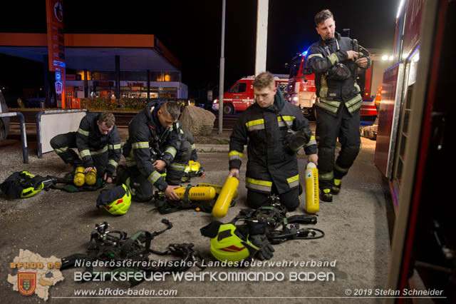 20190512 Großbrand mit gefährlichen Detonationen bei einem Autohaus im Gewerbegebiet Tribuswinkel-Oeynhausen   Foto: © Stefan Schneider