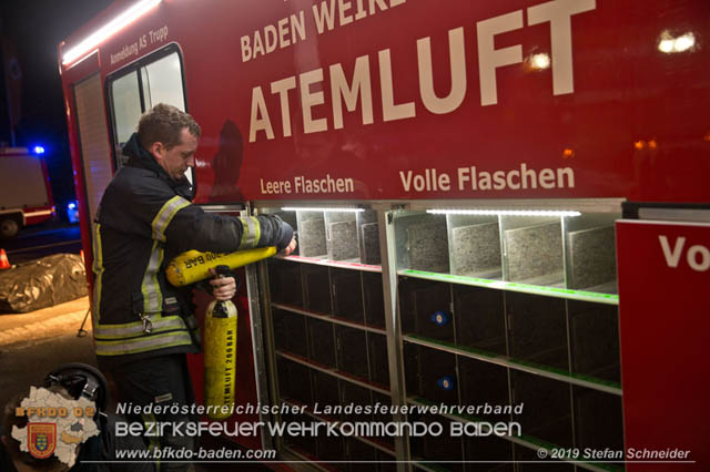 20190512 Großbrand mit gefährlichen Detonationen bei einem Autohaus im Gewerbegebiet Tribuswinkel-Oeynhausen   Foto: © Stefan Schneider