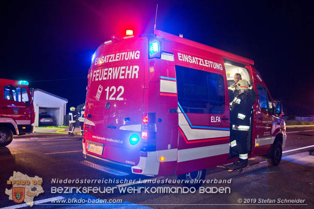 20190512 Großbrand mit gefährlichen Detonationen bei einem Autohaus im Gewerbegebiet Tribuswinkel-Oeynhausen   Foto: © Stefan Schneider