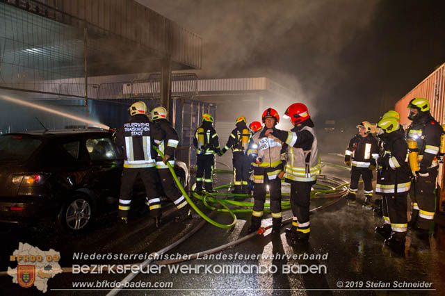 20190512 Großbrand mit gefährlichen Detonationen bei einem Autohaus im Gewerbegebiet Tribuswinkel-Oeynhausen   Foto: © Stefan Schneider