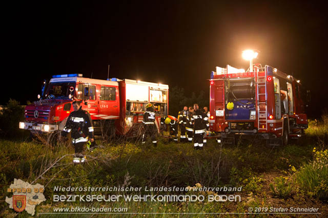 20190512 Großbrand mit gefährlichen Detonationen bei einem Autohaus im Gewerbegebiet Tribuswinkel-Oeynhausen   Foto: © Stefan Schneider