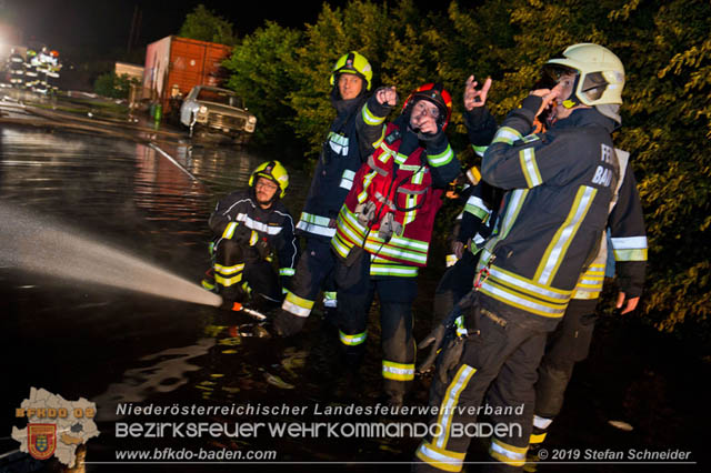 20190512 Großbrand mit gefährlichen Detonationen bei einem Autohaus im Gewerbegebiet Tribuswinkel-Oeynhausen   Foto: © Stefan Schneider