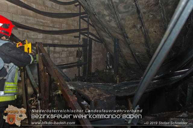 20190512 Großbrand mit gefährlichen Detonationen bei einem Autohaus im Gewerbegebiet Tribuswinkel-Oeynhausen Foto: © Stefan Schneider 20190512 Großbrand mit gefährlichen Detonationen bei einem Autohaus im Gewerbegebiet Tribuswinkel-Oeynhausen Foto: © Stefan Schneider