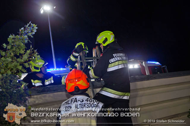 20190512 Großbrand mit gefährlichen Detonationen bei einem Autohaus im Gewerbegebiet Tribuswinkel-Oeynhausen   Foto: © Stefan Schneider