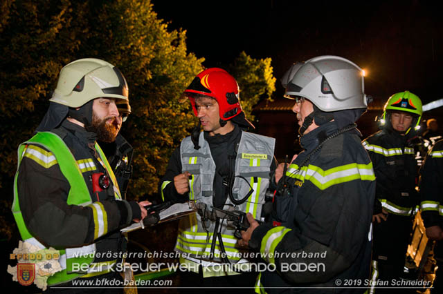 20190512 Großbrand mit gefährlichen Detonationen bei einem Autohaus im Gewerbegebiet Tribuswinkel-Oeynhausen   Foto: © Stefan Schneider