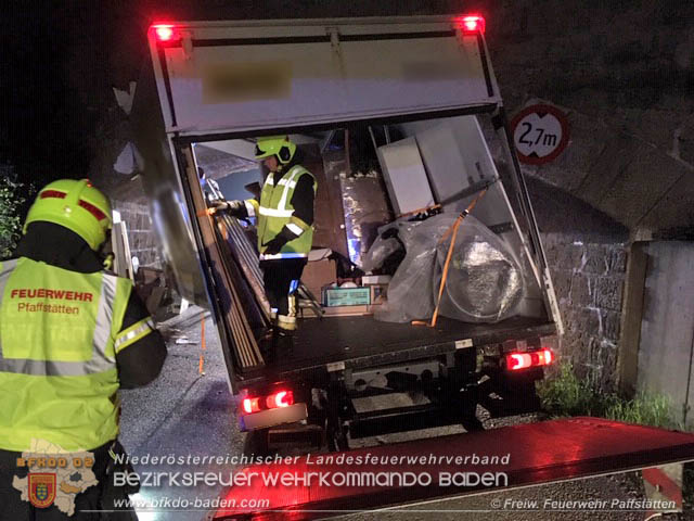 20190518 Fahrzeugbergung in Pfaffst&auml;tten Ein&ouml;dstra&szlig;e  Foto: &copy; Freiwillige Feuerwehr Pfaffst&auml;tten