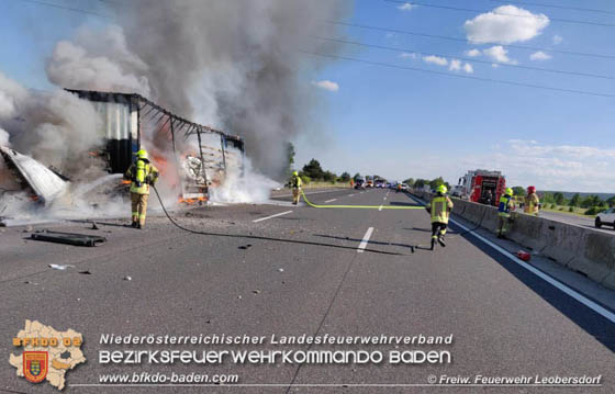 20190524 Schwerer LKW Unfall auf der A2 zwischen Wöllersdorf u. Leobersdorf Foto: © FF Leobersdorf 20190524 Schwerer LKW Unfall auf der A2 zwischen Wöllersdorf u. Leobersdorf Foto: © FF Leobersdorf