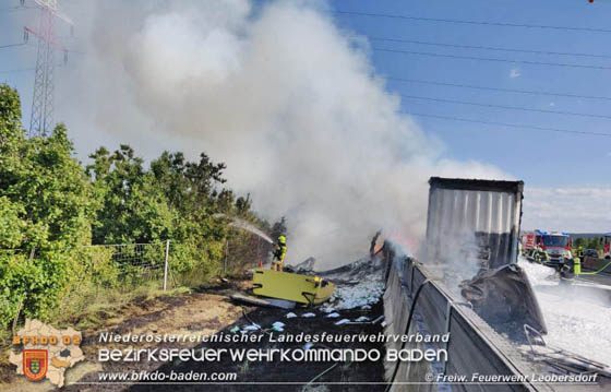 20190524 Schwerer LKW Unfall auf der A2 zwischen Wöllersdorf u. Leobersdorf Foto: © FF Leobersdorf 20190524 Schwerer LKW Unfall auf der A2 zwischen Wöllersdorf u. Leobersdorf Foto: © FF Leobersdorf