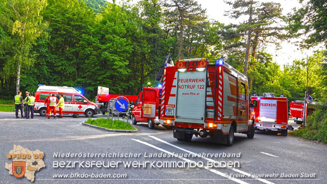 20190526  Verkehrsunfall LB210 x Siegenfeld  Foto:  Stefan Schneider FF Baden-Stadt