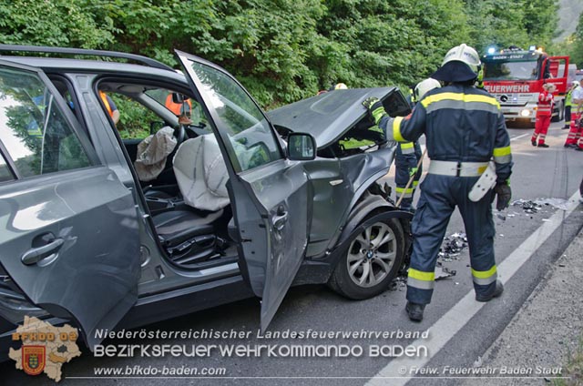 20190630 Verkehrsunfall mit mehreren Verletzten auf der LB210 im Helenental  Fotos: © FF Baden-Stadt Martin Grassl u. Martin Lichtenauer