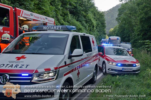 20190630 Verkehrsunfall mit mehreren Verletzten auf der LB210 im Helenental  Fotos: © FF Baden-Stadt Martin Grassl u. Martin Lichtenauer