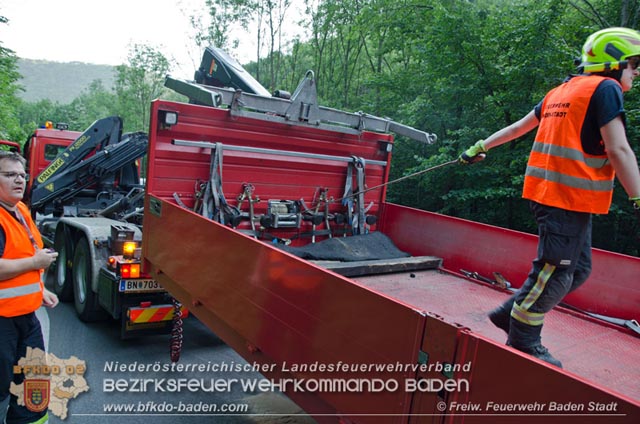 20190630 Verkehrsunfall mit mehreren Verletzten auf der LB210 im Helenental  Fotos: © FF Baden-Stadt Martin Grassl u. Martin Lichtenauer