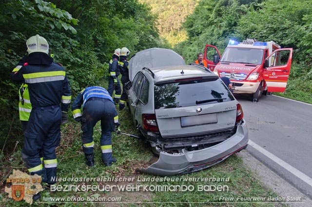 20190630 Verkehrsunfall mit mehreren Verletzten auf der LB210 im Helenental  Fotos: © FF Baden-Stadt Martin Grassl u. Martin Lichtenauer