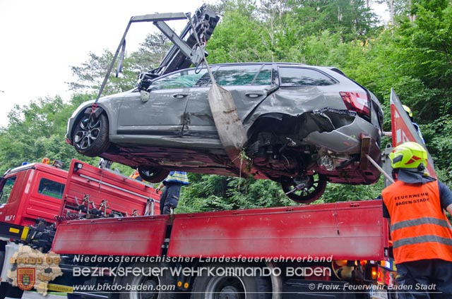 20190630 Verkehrsunfall mit mehreren Verletzten auf der LB210 im Helenental  Fotos: © FF Baden-Stadt Martin Grassl u. Martin Lichtenauer