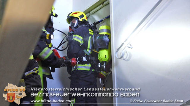 20190706 Kchenbrand in Badener Mehrparteien-Wohnhausanlage rasch gelscht  Foto:  Stefan Schneider FF Baden-Stadt