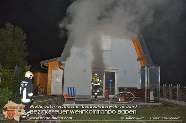 20190713 Brand in einem Traiskirchener Kleingartenhaus  Foto: © Anton Judt FF Traiskirchen-Stadt 