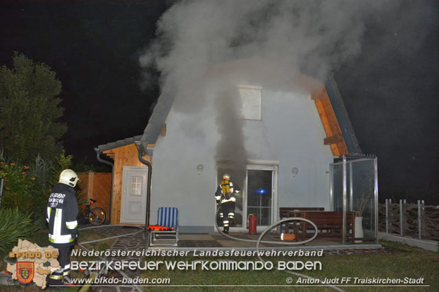 20190713 Brand in einem Traiskirchener Kleingartenhaus Foto: © Anton Judt FF Traiskirchen-Stadt 20190713 Brand in einem Traiskirchener Kleingartenhaus Foto: © Anton Judt FF Traiskirchen-Stadt