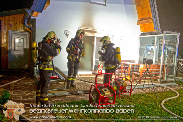 20190713 Brand in einem Traiskirchener Kleingartenhaus  Foto: © Stefan Schneider BFK Baden