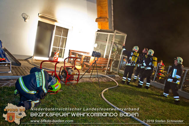 20190713 Brand in einem Traiskirchener Kleingartenhaus  Foto: © Stefan Schneider BFK Baden