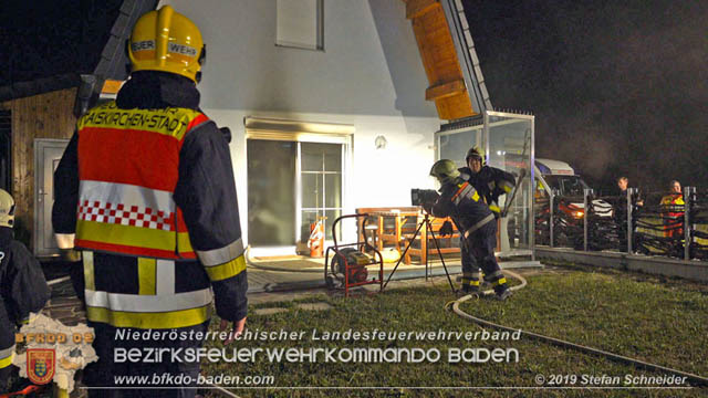 20190713 Brand in einem Traiskirchener Kleingartenhaus Foto: © Stefan Schneider BFK Baden 20190713 Brand in einem Traiskirchener Kleingartenhaus Foto: © Stefan Schneider BFK Baden