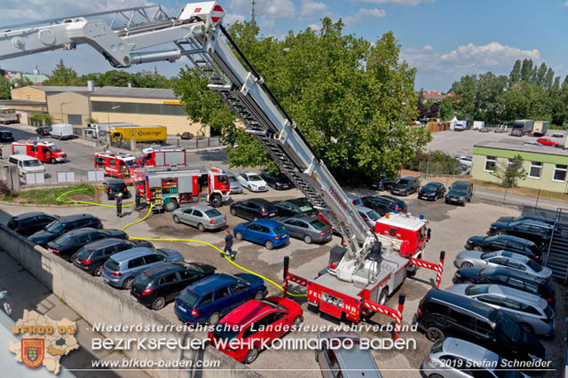 20190715 Brand mehrerer Photovoltaikpaneele am Dach einer Halle im Gewerbepark-Traiskirchen  Foto:  Stefan Schneider BFK Baden