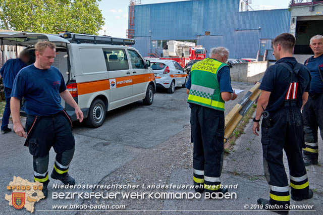 20190715 Brand mehrerer Photovoltaikpaneele am Dach einer Halle im Gewerbepark-Traiskirchen  Foto:  Stefan Schneider BFK Baden