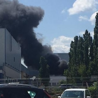 20190715 Brand mehrerer Photovoltaikpaneele am Dach einer Halle im Gewerbepark-Traiskirchen Foto: © Freiwillige Feuerwerh Wienersdorf 20190715 Brand mehrerer Photovoltaikpaneele am Dach einer Halle im Gewerbepark-Traiskirchen Foto: © Freiwillige Feuerwerh Wienersdorf