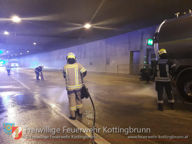 20190904 Deko Einsatz bei Gefahrgut Unfall im Tunnel S1 Vsendorf Bezirk Mdling  Foto:  Freiwillige Feuerwehr Kottingbrunn