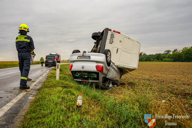 20190907 Spektakulrer Verkehrsunfall bei Trumau  Foto:  Freiwillige Feuerwehr Trumau