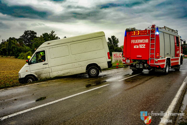 20190907 Spektakulrer Verkehrsunfall bei Trumau  Foto:  Freiwillige Feuerwehr Trumau