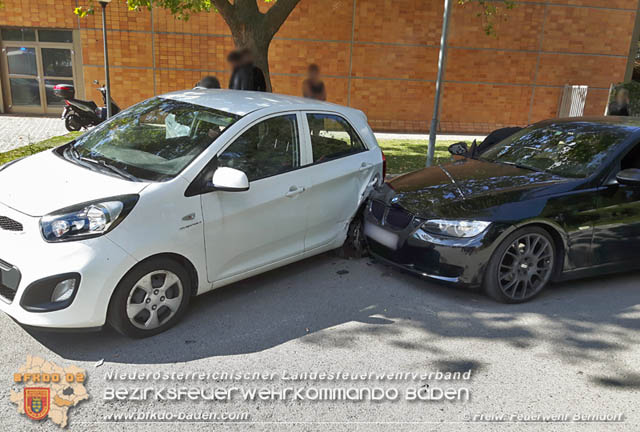 20190920 Verkehrsunfall in Berndorf vor Schule  Foto: © Florian Stadler FF Berndorf-Stadt