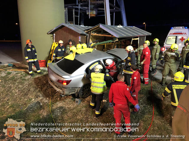 20191004 Verkehrsunfall zwischen Günselsdorf (Gemeindegebiet Schönau a.d.Triesting) und Sollenau  Foto: © Freiwillige Feuerwehr Schönau a.d.Triesting