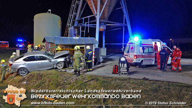 20191004 Verkehrsunfall zwischen Gnselsdorf (Gemeindegebiet Schnau a.d.Triesting) und Sollenau  Foto:  Stefan Schneider