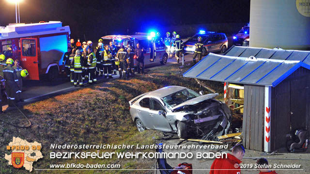 20191004 Verkehrsunfall zwischen Gnselsdorf (Gemeindegebiet Schnau a.d.Triesting) und Sollenau  Foto:  Stefan Schneider