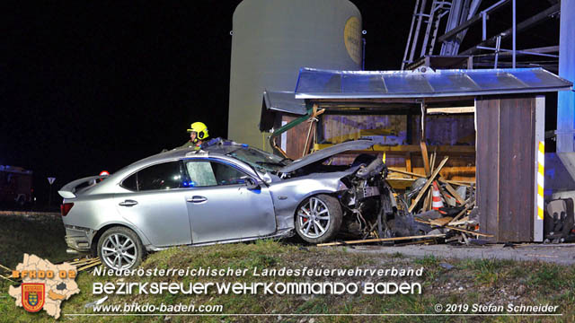 20191004 Verkehrsunfall zwischen Gnselsdorf (Gemeindegebiet Schnau a.d.Triesting) und Sollenau  Foto:  Stefan Schneider