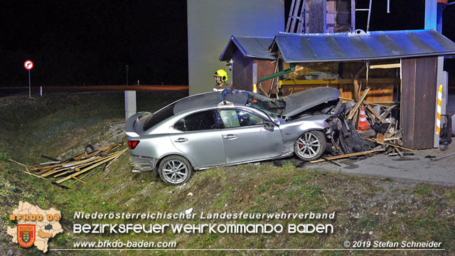 20191004 Verkehrsunfall zwischen Gnselsdorf (Gemeindegebiet Schnau a.d.Triesting) und Sollenau  Foto:  Stefan Schneider