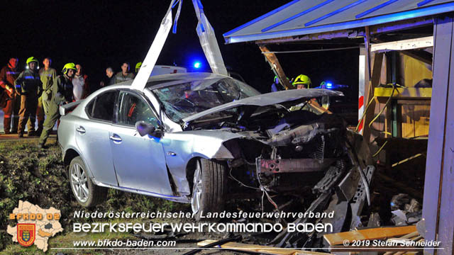 20191004 Verkehrsunfall zwischen Gnselsdorf (Gemeindegebiet Schnau a.d.Triesting) und Sollenau  Foto:  Stefan Schneider