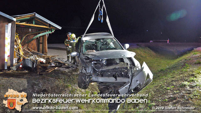 20191004 Verkehrsunfall zwischen Gnselsdorf (Gemeindegebiet Schnau a.d.Triesting) und Sollenau  Foto:  Stefan Schneider