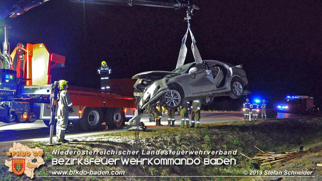 20191004 Verkehrsunfall zwischen Gnselsdorf (Gemeindegebiet Schnau a.d.Triesting) und Sollenau  Foto:  Stefan Schneider