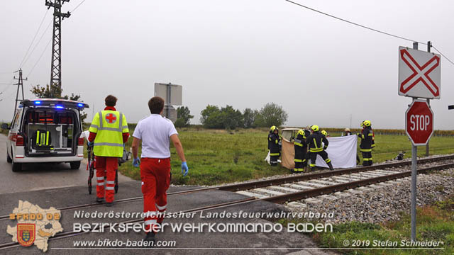 20191014 Pensionist mit Rad bei einem unbeschranktem Bahnbergang in Tattendorf von Zug erfasst und schwer verletzt  Foto:  Stefan Schneider