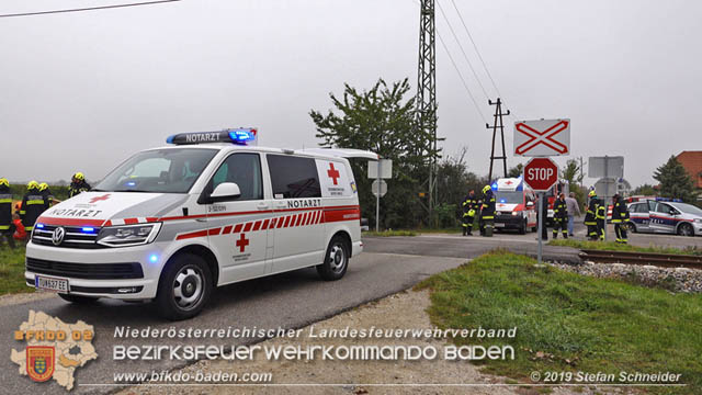 20191014 Pensionist mit Rad bei einem unbeschranktem Bahnbergang in Tattendorf von Zug erfasst und schwer verletzt  Foto:  Stefan Schneider